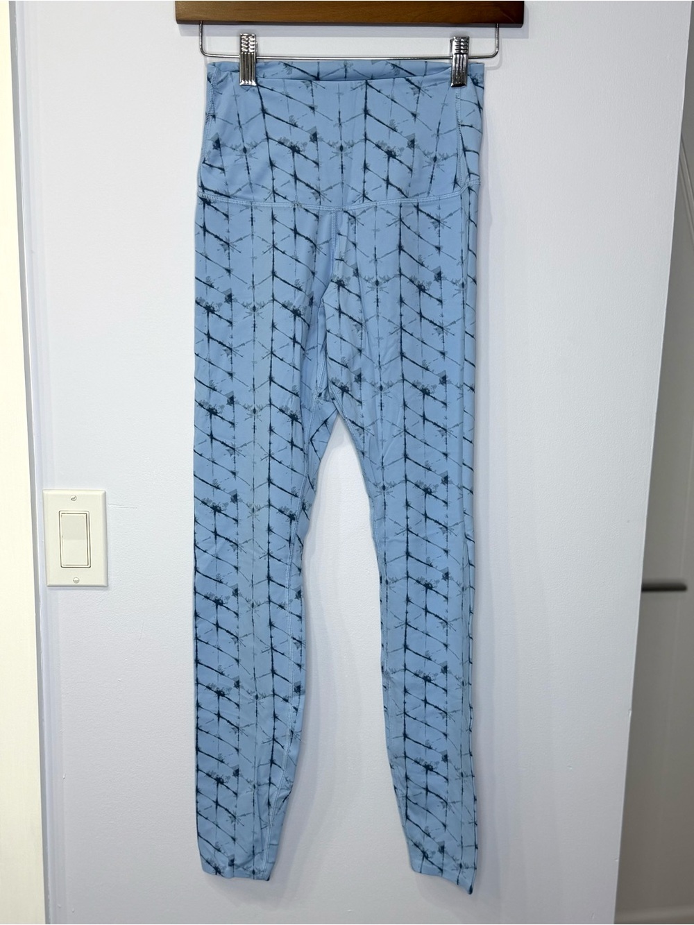 Tavi Light Blue/navy chevron High-Waist Leggings.  Size M. Excellent condition.